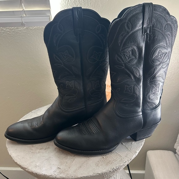 Ariat Shoes - Black Ariat Boots Heritage R Toe Western